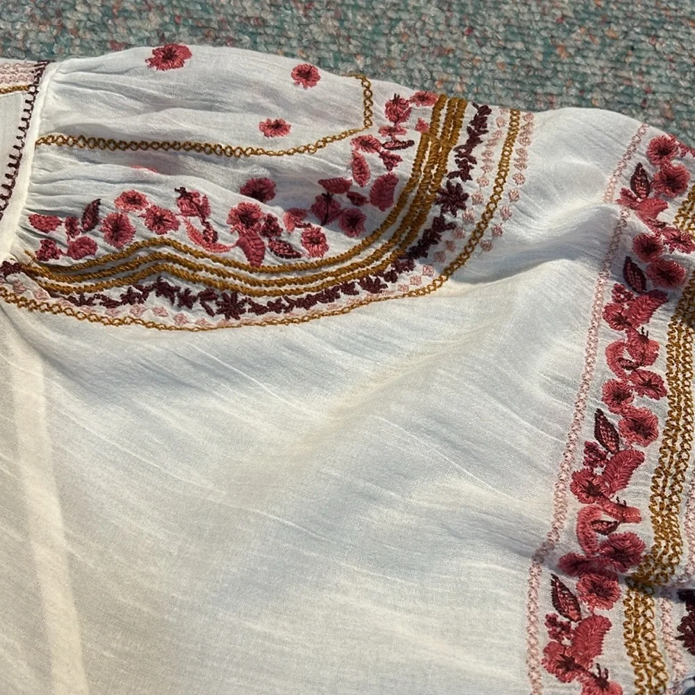 NWT Embroidered White Blouse From Anthropologie size XSmall - Picture 10 of 12